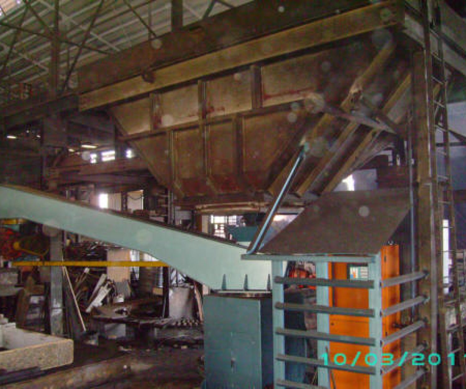  During a recent upgrade of its foundry, KEW Foundries installed a new 15-tonne sand mixer.
